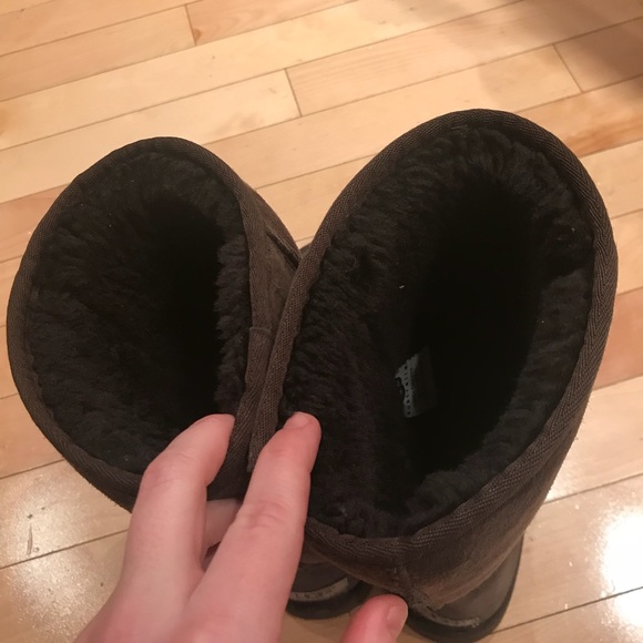 UGG Boots - Picture 3 of 4